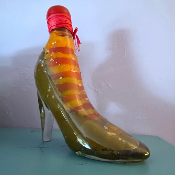 Vintage Clear Glass Stiletto High Heel Bottle 9.5" Filled Decanter Garlic Leaves - Picture 5 of 7